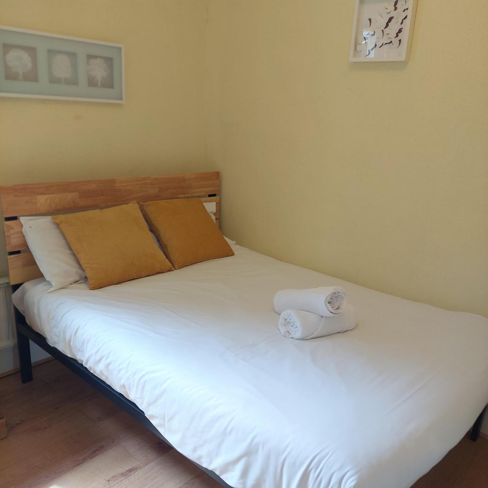 2 Bedroom Apartment, Fortescue Road London Exterior foto